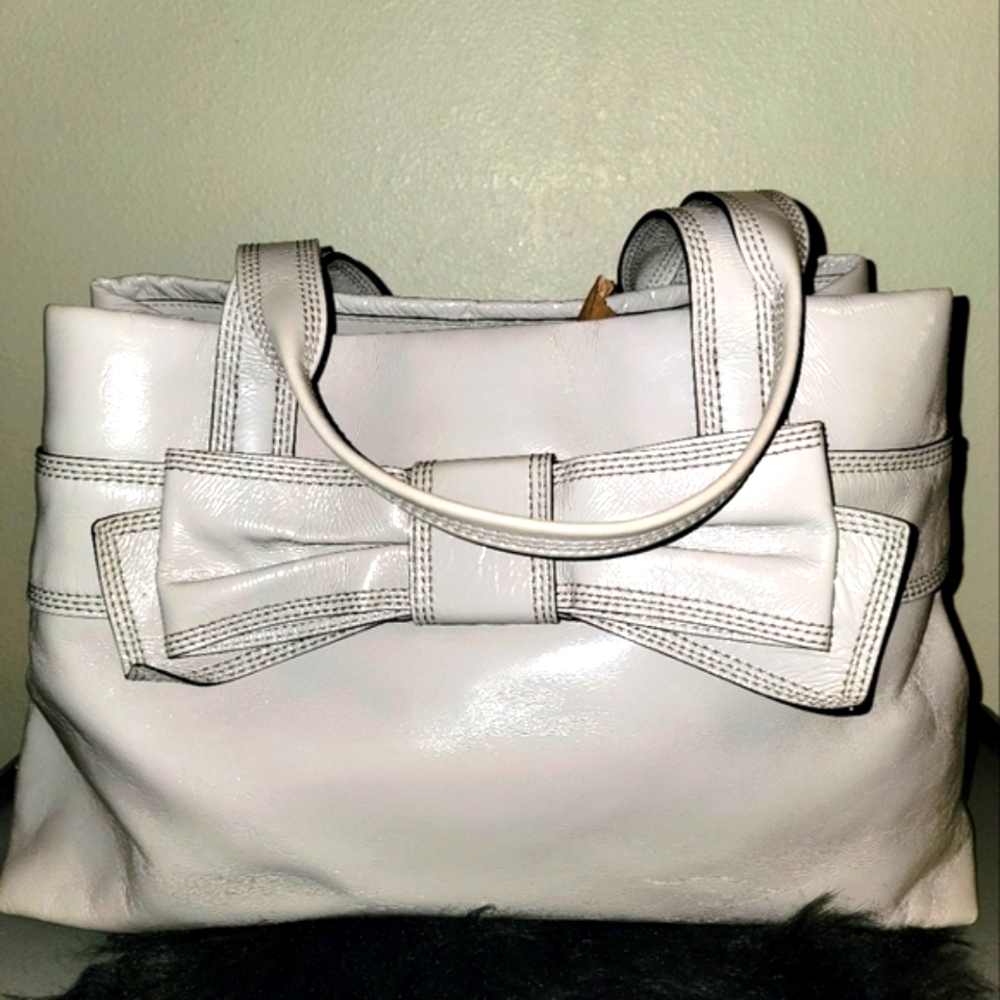 Kate spade "Rare" Claverly Maryann grey patent leather shoulder bag